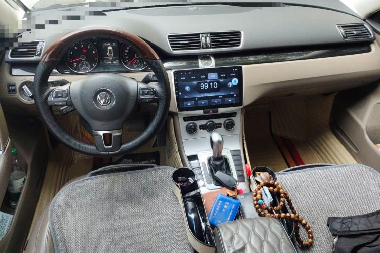 Used Volkswagen Magotan 2015 Facelift 1.8TSI Luxury Model Center Console