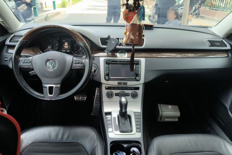 Used Volkswagen Magotan 2015 Revised 1.8TSI Prestige Version Center Console