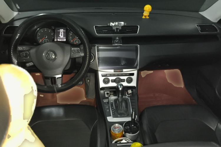 Used Volkswagen Magotan 2015 2.0 TSI Luxury Model Center Console