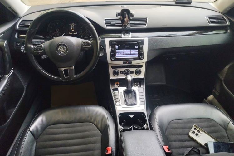 Used Volkswagen Magotan 2015 Facelift 1.8TSI Luxury Model Center Console