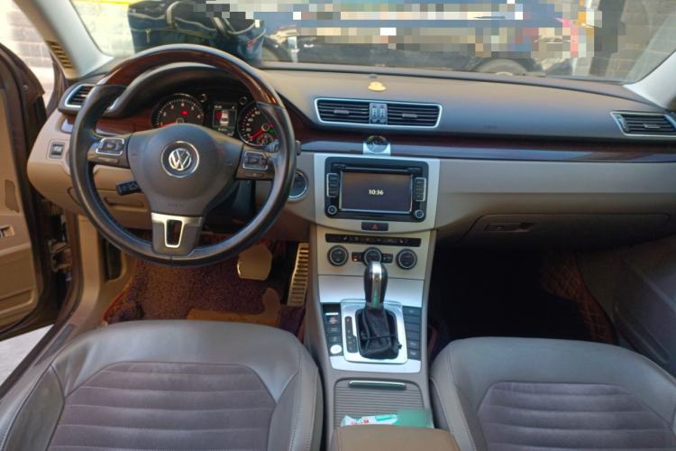 Used Volkswagen Magotan 2015 2.0 TSI Prestige Model Center Console
