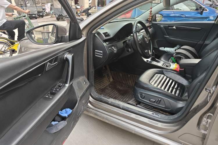 Used Volkswagen Magotan 2015 1.8TSI Luxury Model Driver Seat