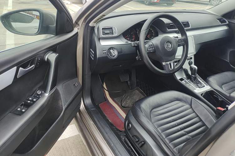 Used Volkswagen Magotan 2015 1.8TSI Advanced Model Driver Seat