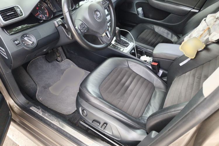 Used Volkswagen Magotan 2015 Facelift 1.8TSI Luxury Model Driver Seat