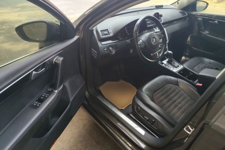Used Volkswagen Magotan 2015 Facelift 1.8TSI Luxury Model Driver Seat