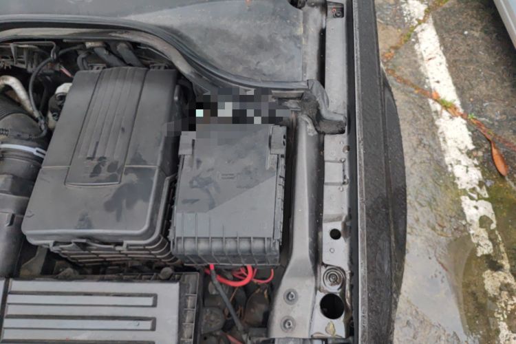 Used Volkswagen Magotan 2015 1.8TSI Advanced Model Engine Bay Left