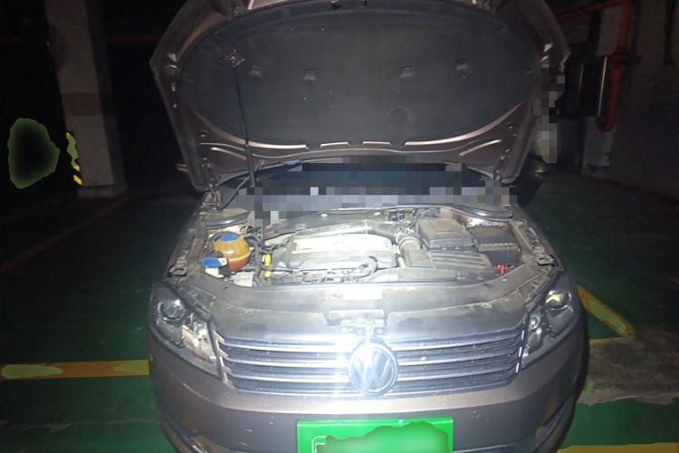 Used Volkswagen Magotan 2015 1.8TSI Prestige Model Engine Bay