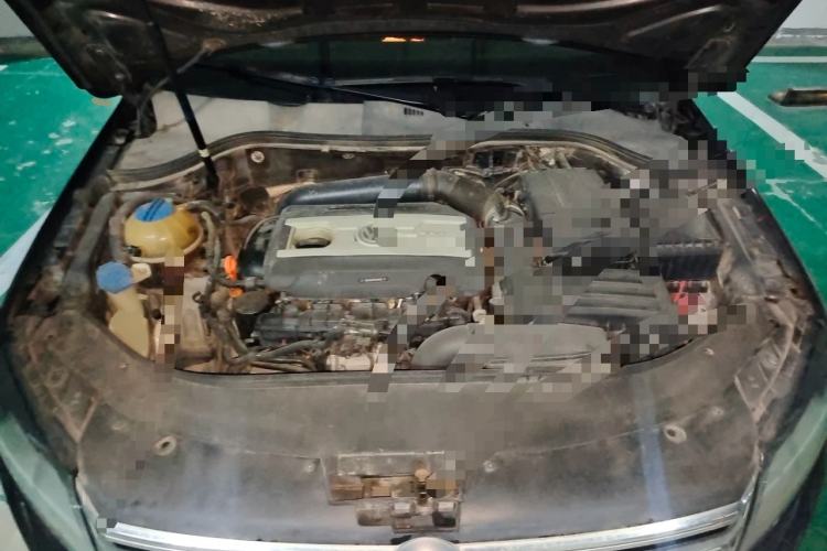 Used Volkswagen Magotan 2015 1.8TSI Advanced Model Engine Bay