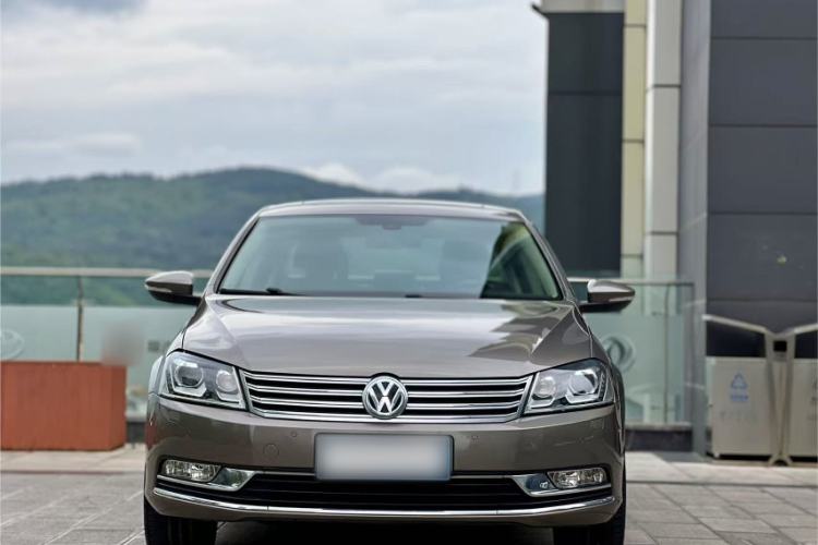 Used Volkswagen Magotan 2015 2.0 TSI Prestige Model Exterior 1