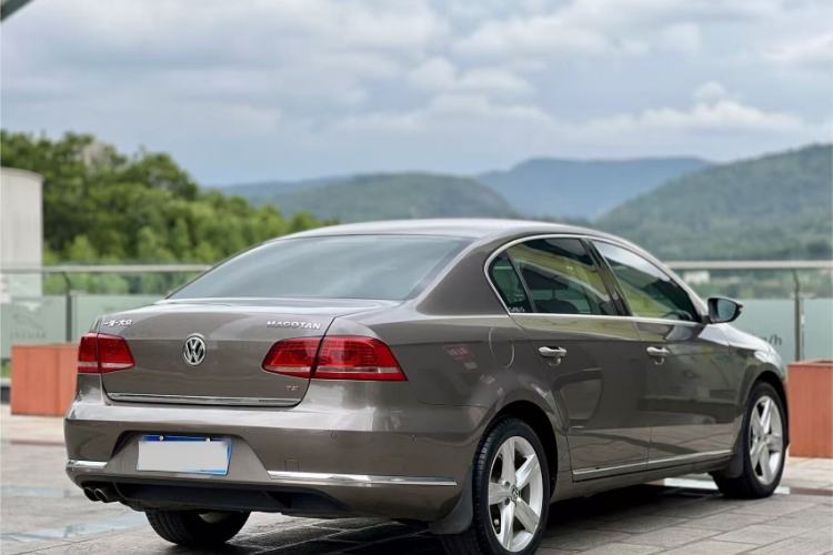 Used Volkswagen Magotan 2015 2.0 TSI Prestige Model Exterior 4