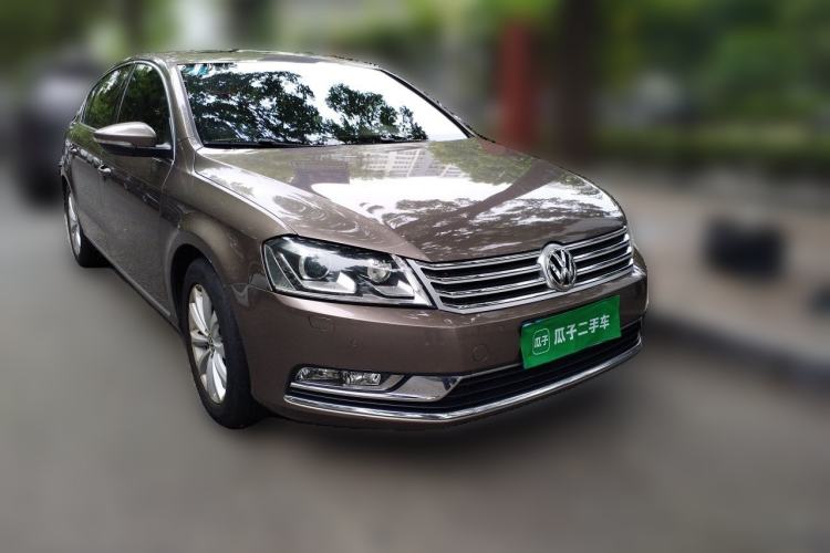 Used Volkswagen Magotan 2015 Revised Version 2.0 TSI Luxury Edition Front Right 45 Deg