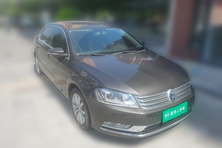 Used Volkswagen Magotan 2015 1.8TSI Advanced Model Front Right 45 Deg