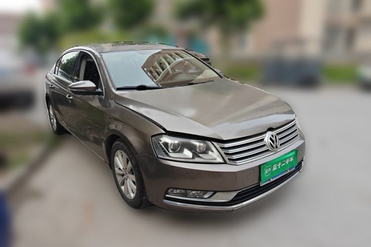 Used Volkswagen Magotan 2015 1.8TSI Luxury Model Front Right 45 Deg