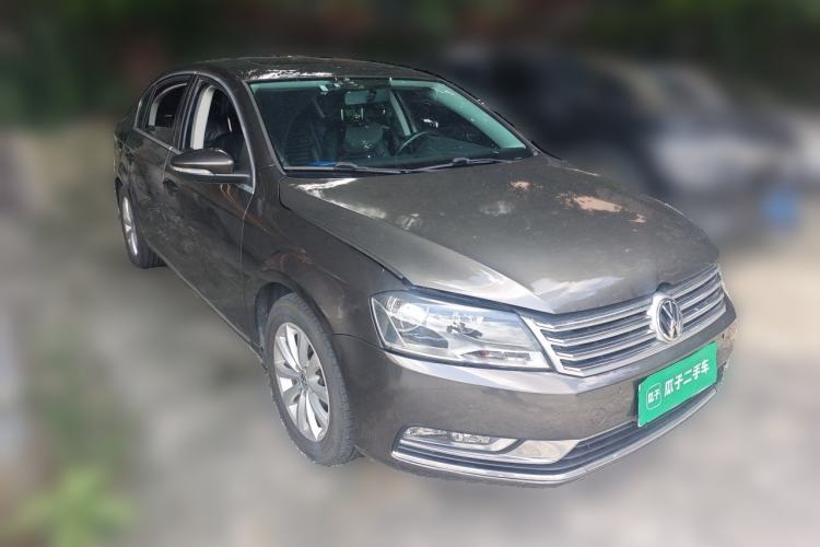 Used Volkswagen Magotan 2015 1.8TSI Advanced Model Front Right 45 Deg