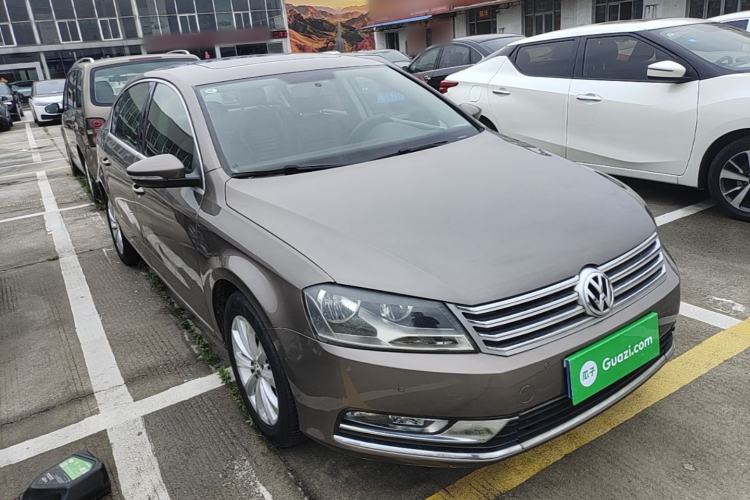 Used Volkswagen Magotan 2015 1.8TSI Advanced Model Front Right 45 Deg
