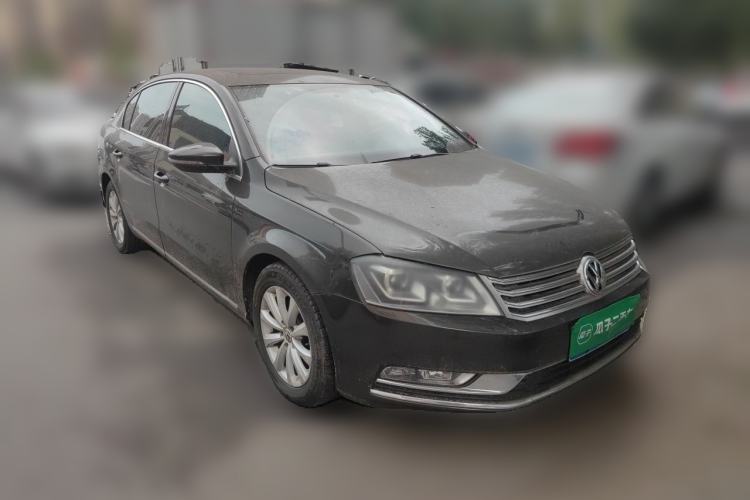 Used Volkswagen Magotan 2015 1.8TSI Advanced Model Front Right 45 Deg