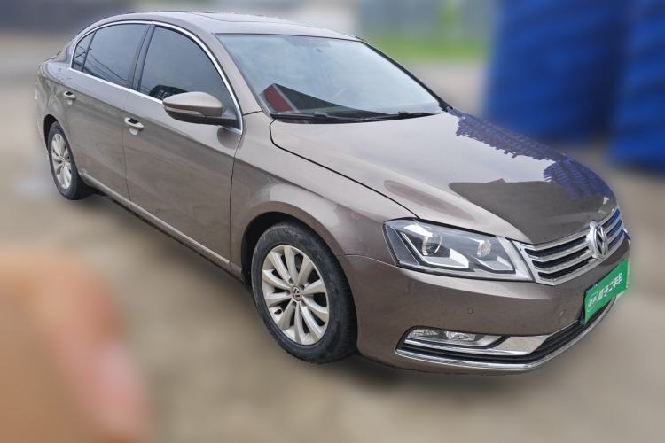 Used Volkswagen Magotan 2015 1.8TSI Advanced Model Front Right 45 Deg