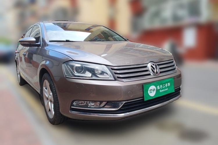 Used Volkswagen Magotan 2015 Facelift 1.8TSI Luxury Model Front Right 45 Deg
