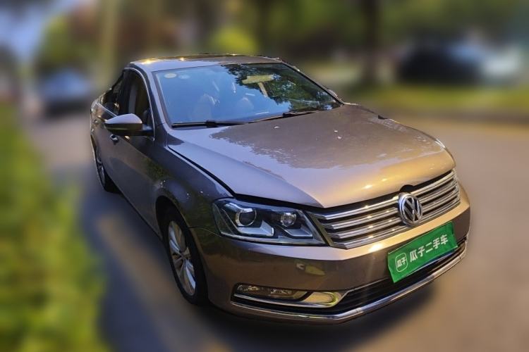 Used Volkswagen Magotan 2015 Facelift 1.8TSI Luxury Model Front Right 45 Deg