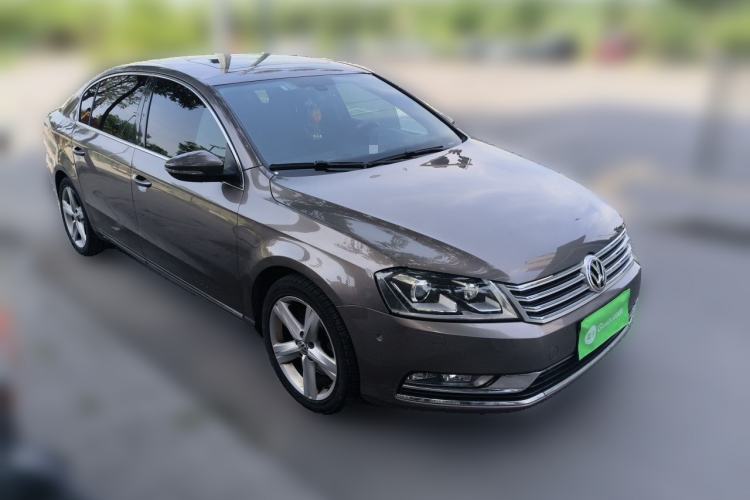 Used Volkswagen Magotan 2015 Revised 1.8TSI Prestige Version Front Right 45 Deg