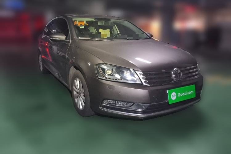 Used Volkswagen Magotan 2015 2.0 TSI Luxury Model Front Right 45 Deg