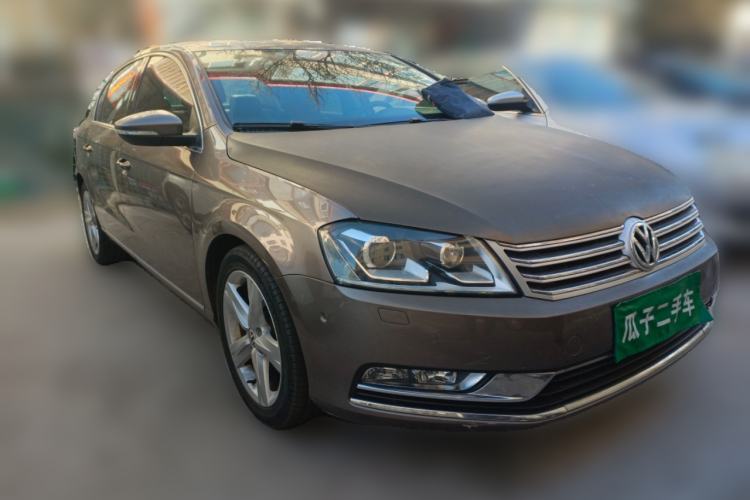 Used Volkswagen Magotan 2015 2.0 TSI Prestige Model Front Right 45 Deg