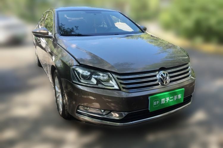 Used Volkswagen Magotan 2015 1.8TSI Luxury Model Front Right 45 Deg