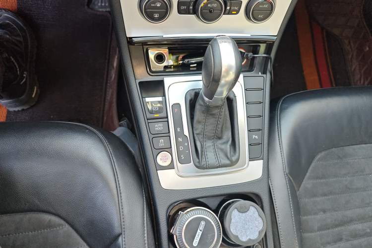 Used Volkswagen Magotan 2015 Revised Version 2.0 TSI Luxury Edition Gear Lever