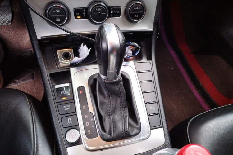 Used Volkswagen Magotan 2015 Revised Version 2.0 TSI Luxury Edition Gear Lever