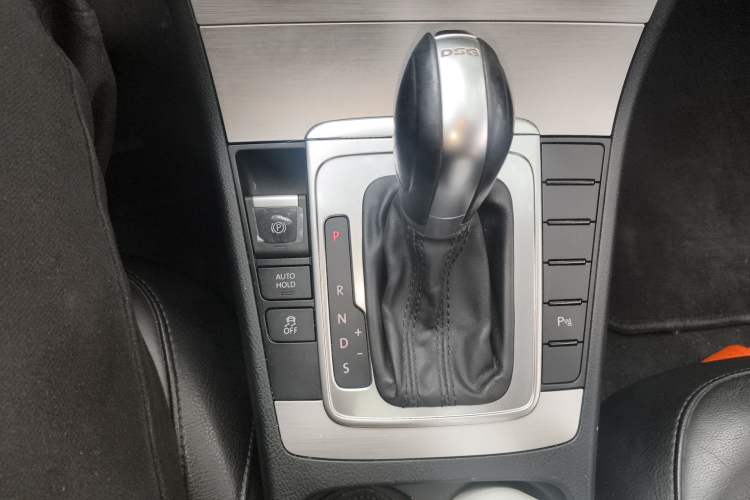 Used Volkswagen Magotan 2015 1.8TSI Advanced Model Gear Lever