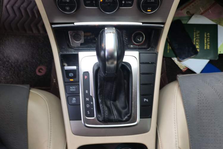 Used Volkswagen Magotan 2015 1.8TSI Advanced Model Gear Lever