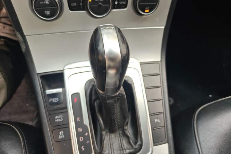 Used Volkswagen Magotan 2015 1.8TSI Luxury Model Gear Lever