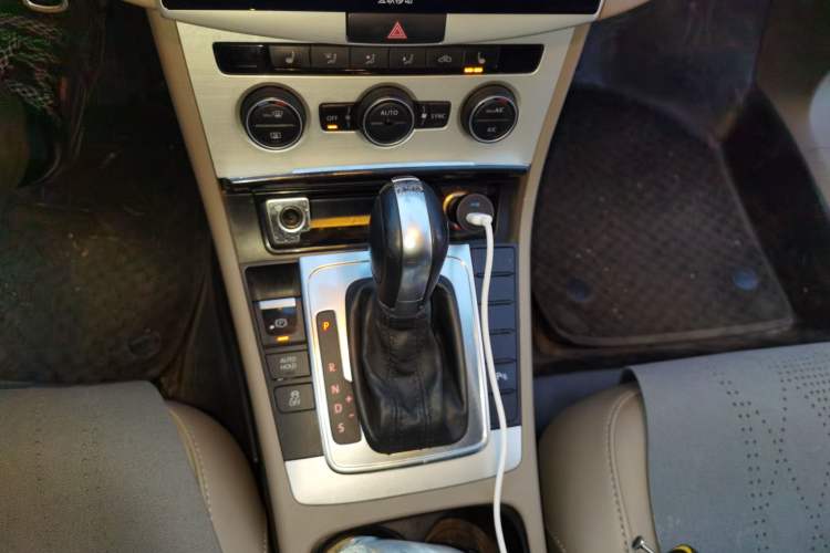 Used Volkswagen Magotan 2015 1.8TSI Luxury Model Gear Lever