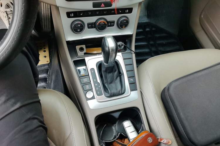 Used Volkswagen Magotan 2015 Facelift 1.8TSI Luxury Model Gear Lever