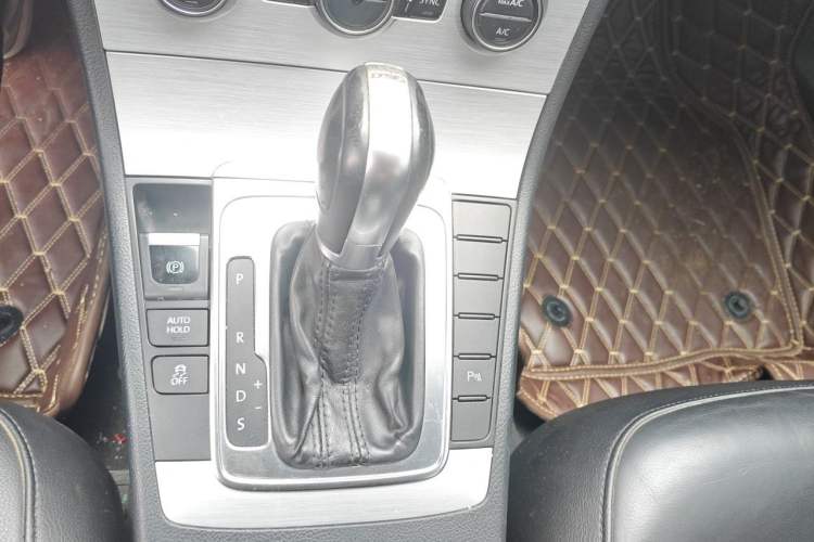Used Volkswagen Magotan 2015 1.8TSI Advanced Model Gear Lever