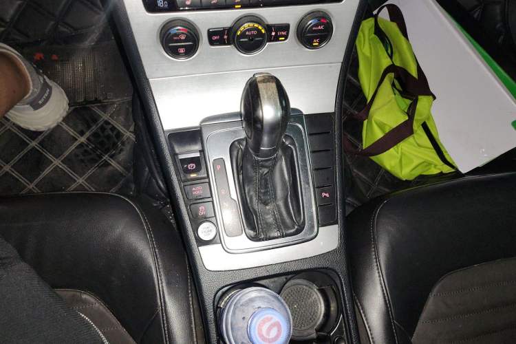 Used Volkswagen Magotan 2015 Facelift 1.8TSI Luxury Model Gear Lever