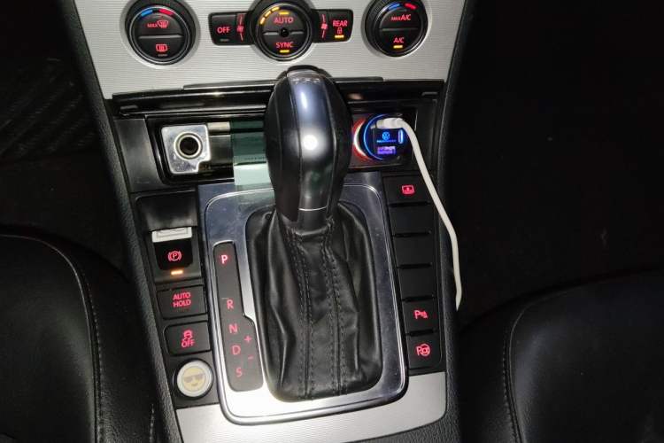Used Volkswagen Magotan 2015 2.0 TSI Prestige Model Gear Lever