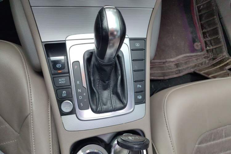 Used Volkswagen Magotan 2015 1.8TSI Prestige Model Gear Lever