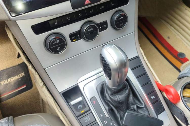Used Volkswagen Magotan 2015 Facelift 1.8TSI Luxury Model Gear Lever