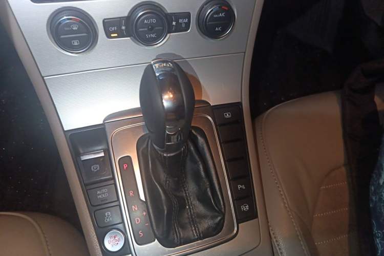 Used Volkswagen Magotan 2015 1.8TSI Prestige Model Gear Lever