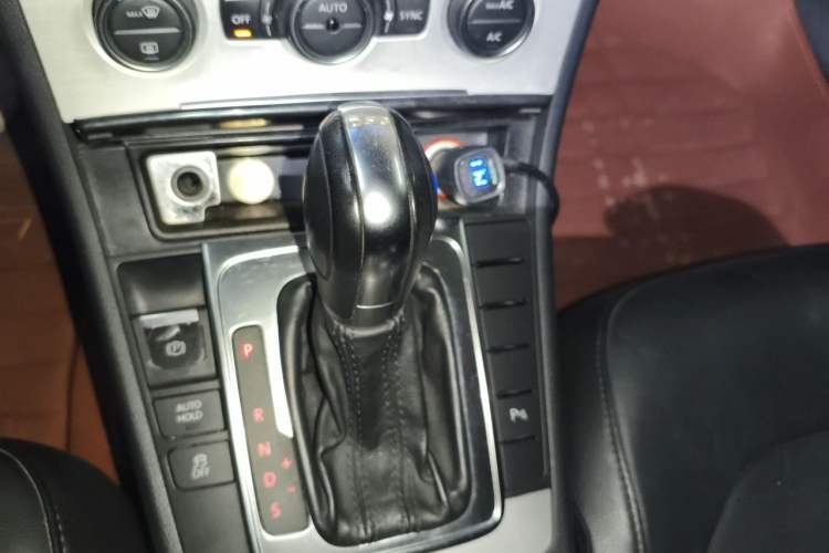 Used Volkswagen Magotan 2015 2.0 TSI Luxury Model Gear Lever