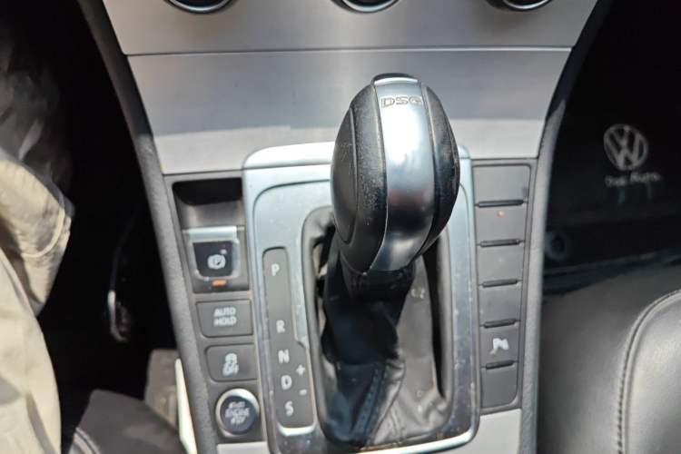 Used Volkswagen Magotan 2015 Facelift 1.8TSI Luxury Model Gear Lever