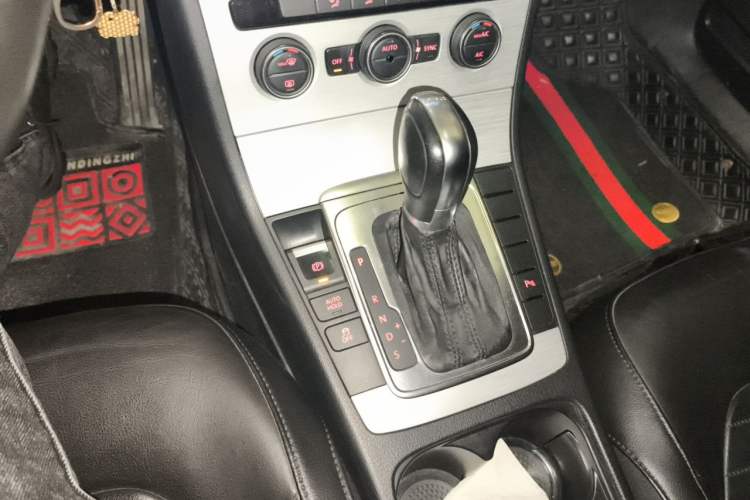 Used Volkswagen Magotan 2015 1.8TSI Advanced Model Gear Lever