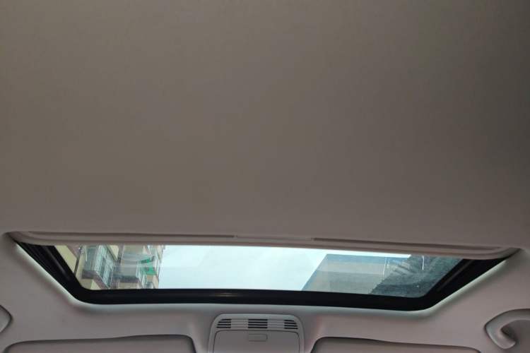 Used Volkswagen Magotan 2015 Facelift 1.8TSI Luxury Model Headliner