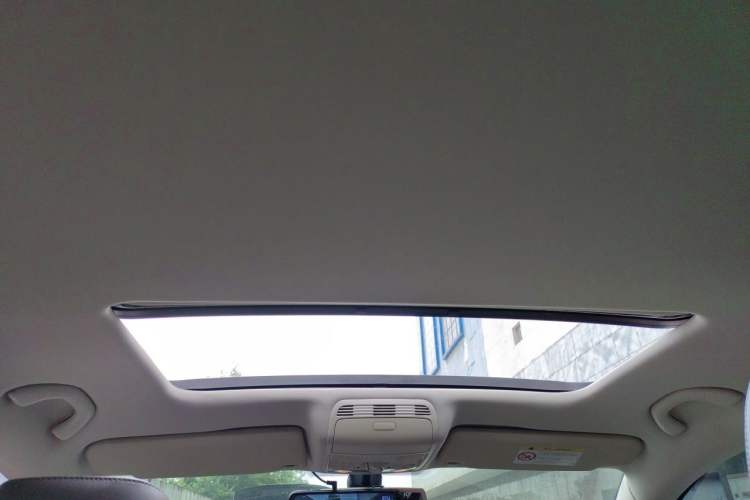 Used Volkswagen Magotan 2015 1.8TSI Prestige Model Headliner