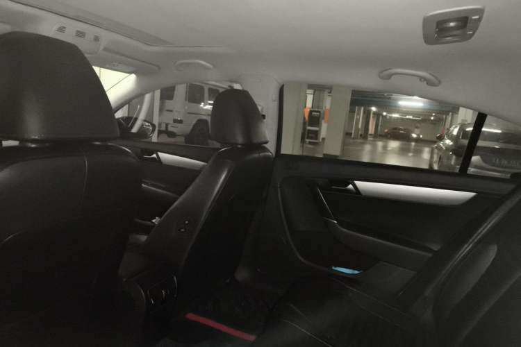 Used Volkswagen Magotan 2015 1.8TSI Advanced Model Headliner