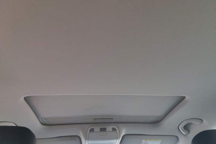 Used Volkswagen Magotan 2015 Facelift 1.8TSI Luxury Model Headliner