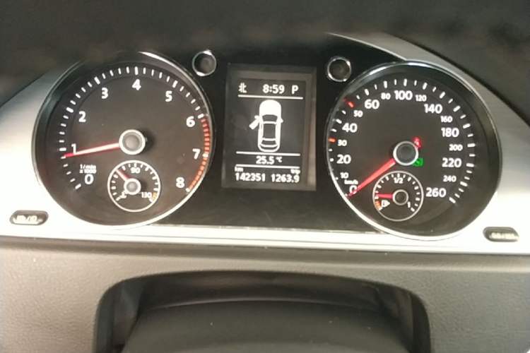 Used Volkswagen Magotan 2015 1.8TSI Advanced Model Instrument Cluster