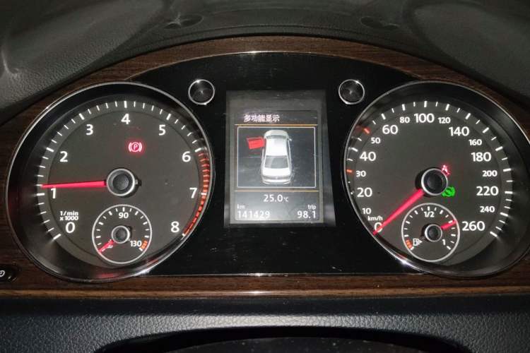 Used Volkswagen Magotan 2015 2.0 TSI Prestige Model Instrument Cluster