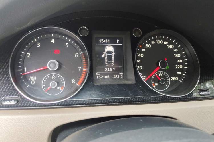 Used Volkswagen Magotan 2015 Facelift 1.8TSI Luxury Model Instrument Cluster